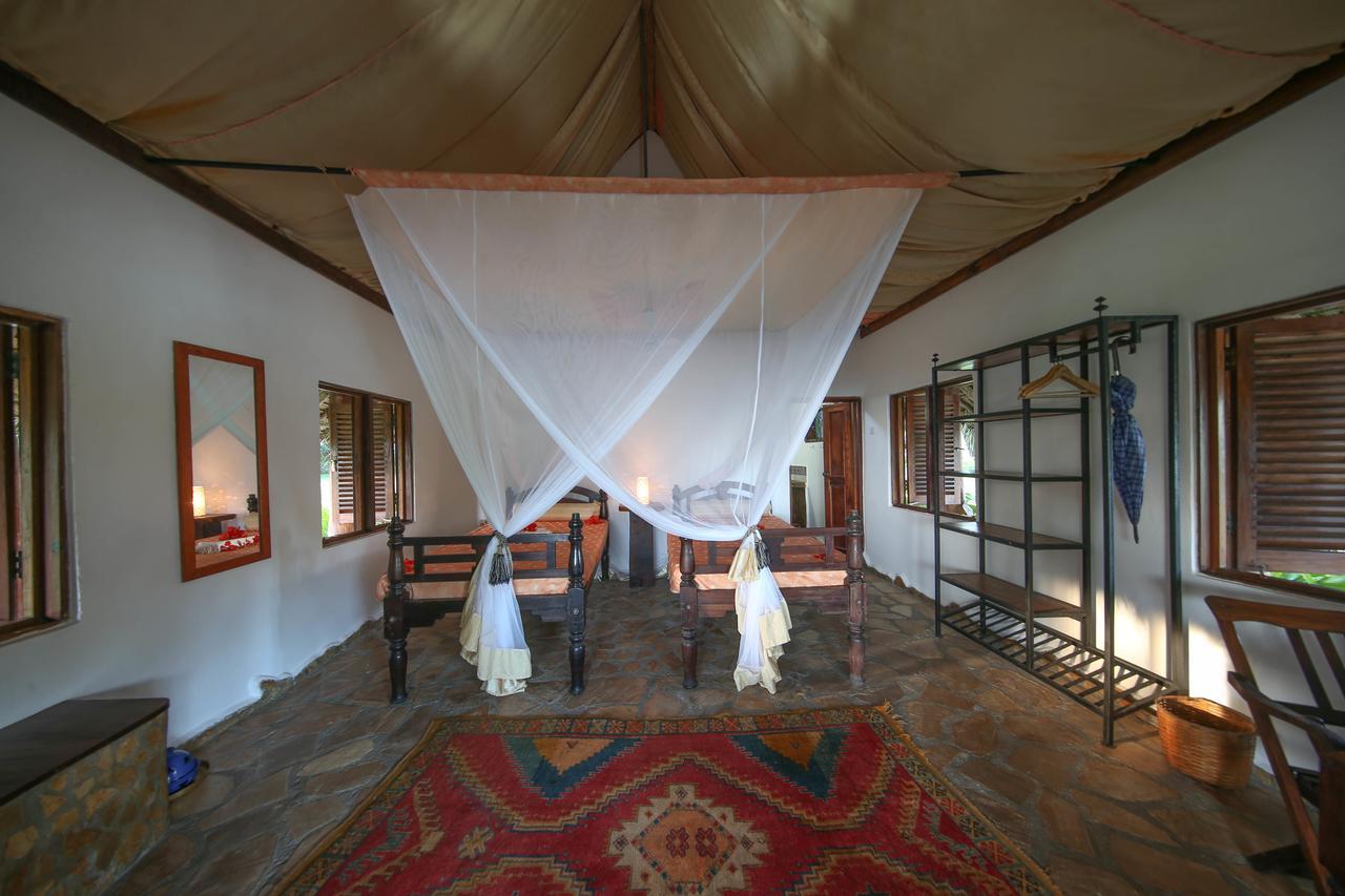 Kinasi Lodge Utende Esterno foto