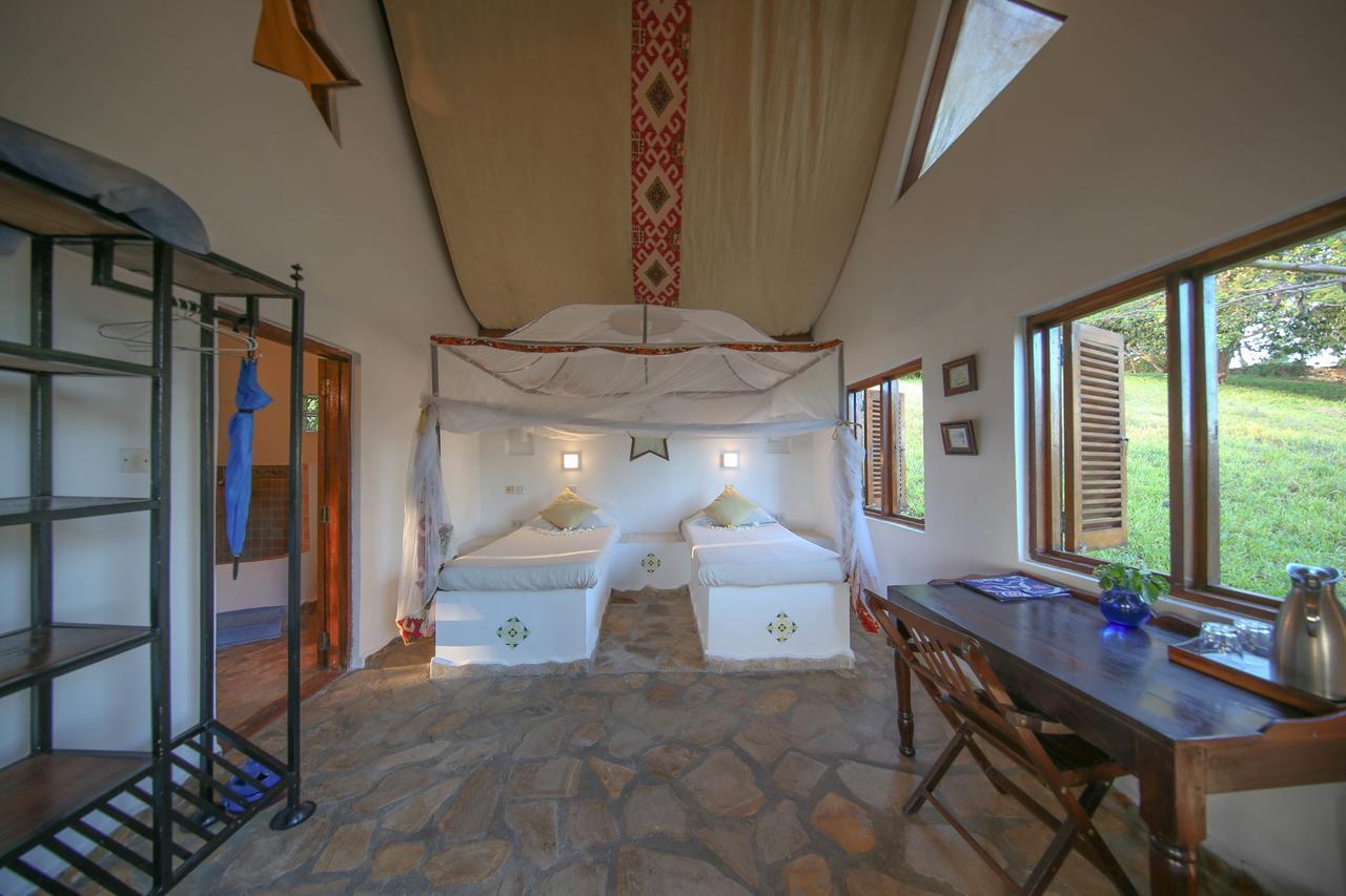 Kinasi Lodge Utende Esterno foto