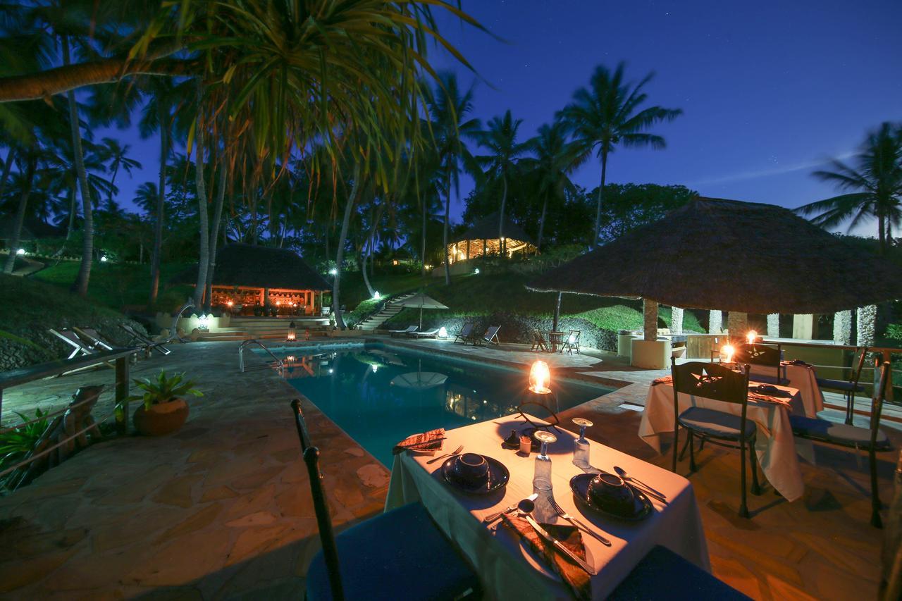 Kinasi Lodge Utende Esterno foto