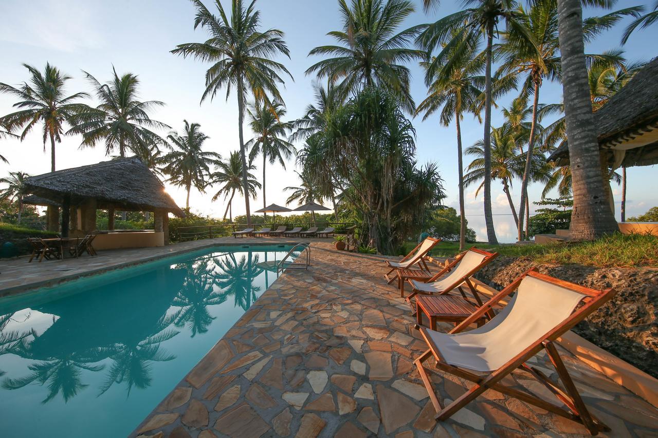 Kinasi Lodge Utende Esterno foto